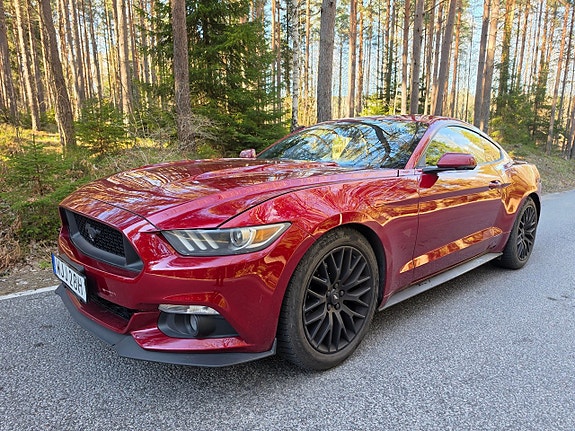 Ford Mustang 7 of 11