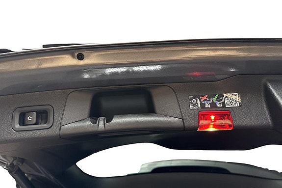 Mercedes-Benz GLB200 17 of 26