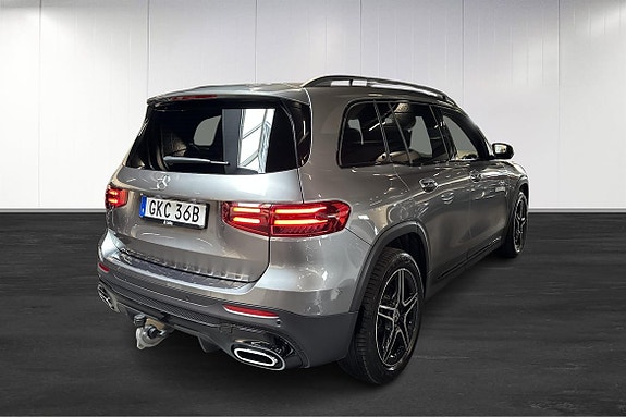 Mercedes-Benz GLB200 4 of 5