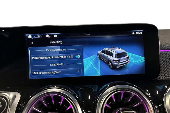 Mercedes-Benz GLB200 23 of 26