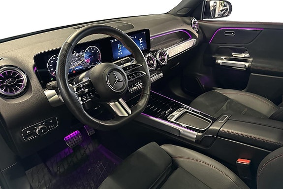 Mercedes-Benz GLB200 7 of 26