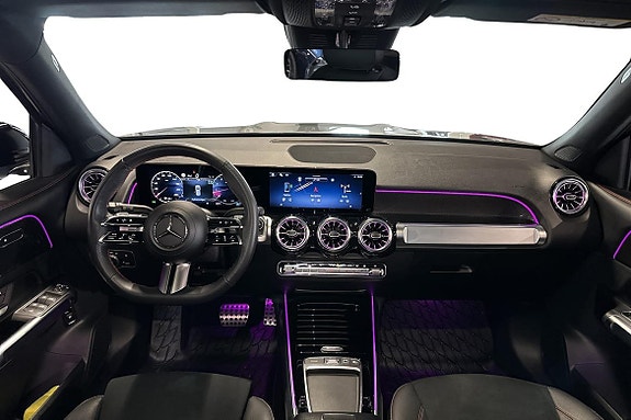 Mercedes-Benz GLB200 8 of 26