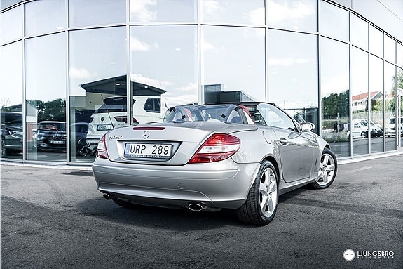 Mercedes-Benz SLK280 4 of 5