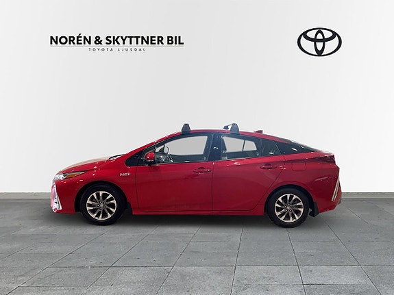 Toyota Prius 6 of 10