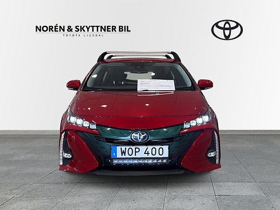 Toyota Prius 8 of 10
