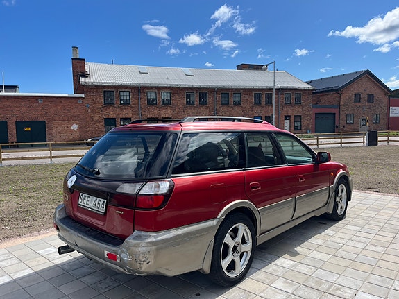 Subaru Outback 4 of 5