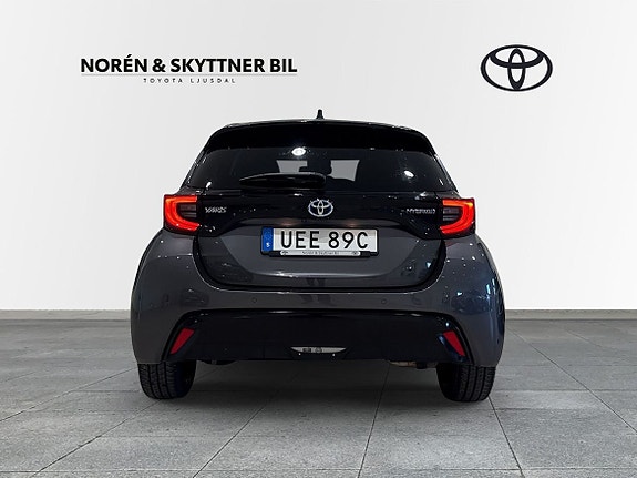 Toyota Yaris 5 of 5
