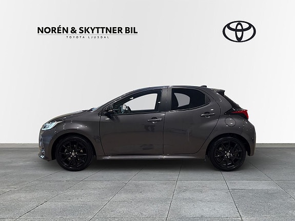 Toyota Yaris 4 of 5