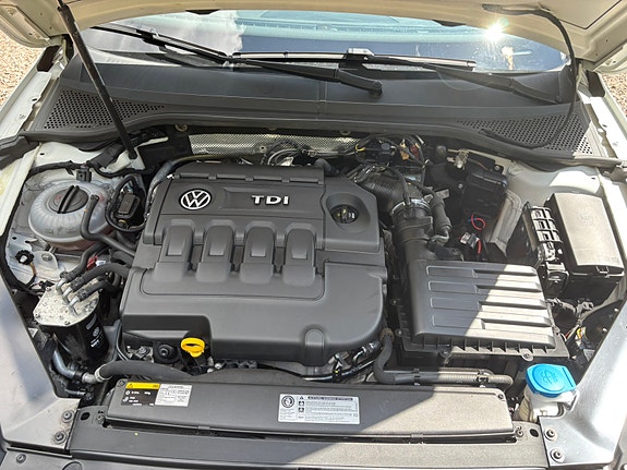 Volkswagen Passat 11 of 11