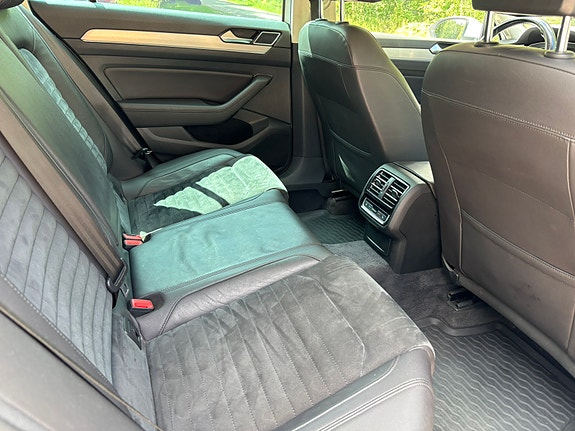 Volkswagen Passat 8 of 11