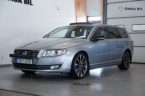 Volvo V70 2 of 5