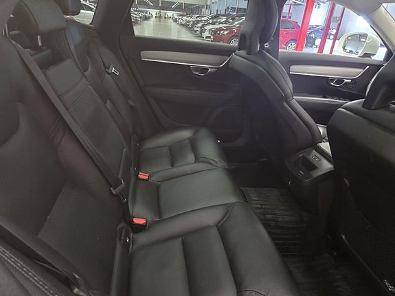 Volvo V90 Cross Country 6 of 10