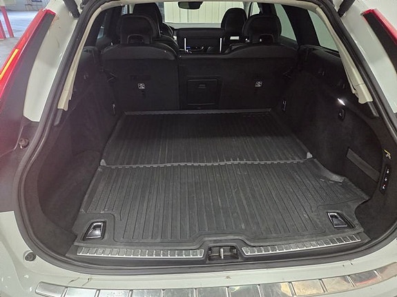 Volvo V90 Cross Country 9 of 10