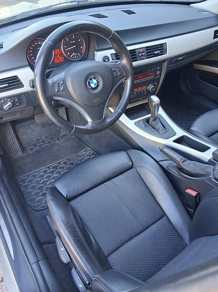 BMW 330d 5 of 5