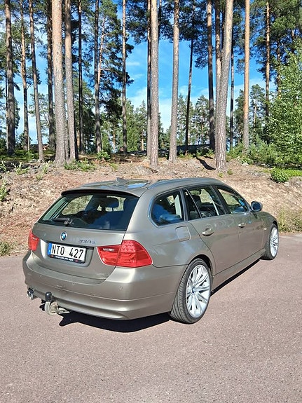 BMW 330d 14 of 15