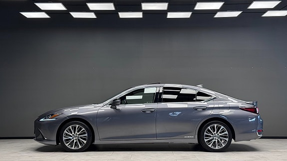 Lexus ES300h 5 of 5