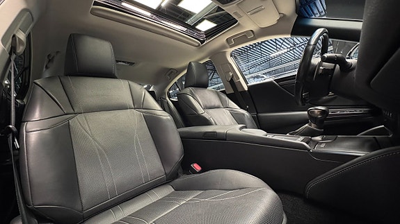 Lexus ES300h 8 of 21