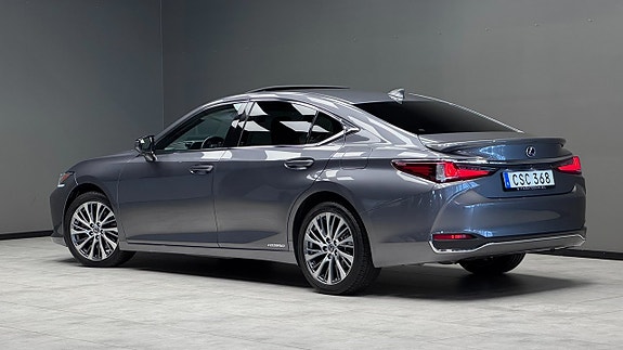 Lexus ES300h 16 of 21