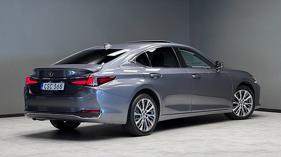 Lexus ES300h 19 of 21