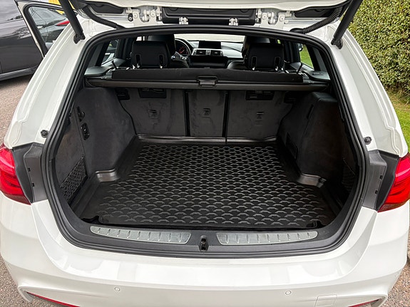 BMW 320i 6 of 6