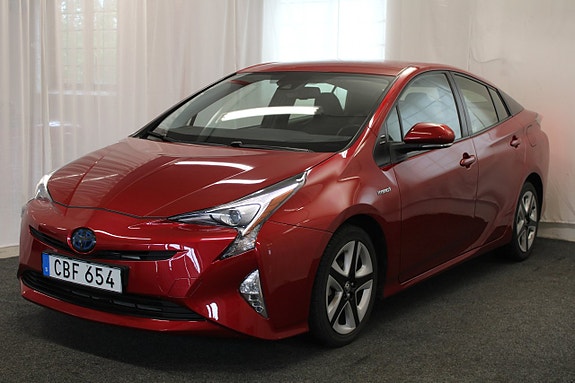 Toyota Prius 3 of 5