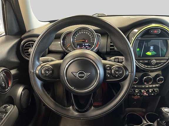 MINI Cooper 10 of 17