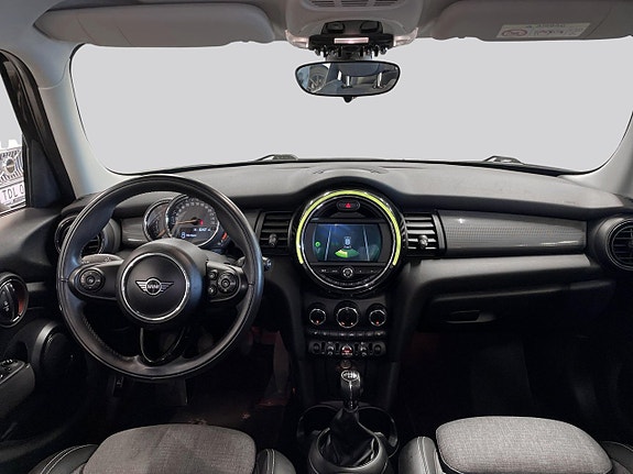 MINI Cooper 7 of 17