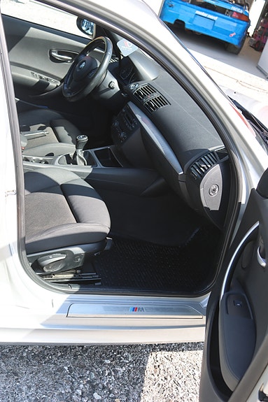 BMW 120i 6 of 7