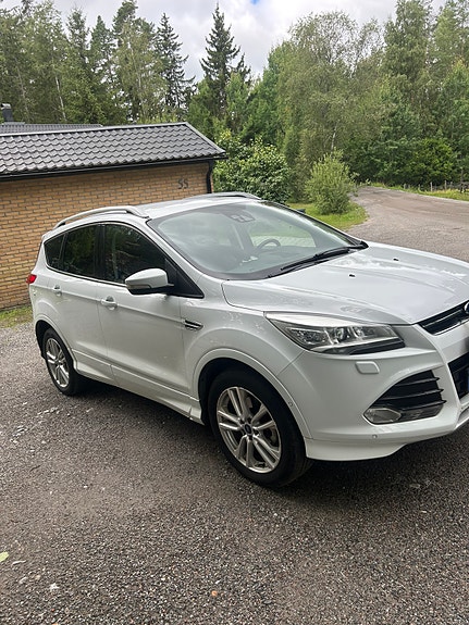 Ford Kuga 2 of 12