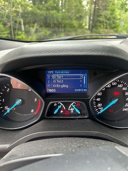 Ford Kuga 8 of 12