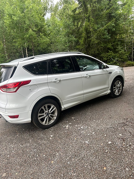 Ford Kuga 3 of 12