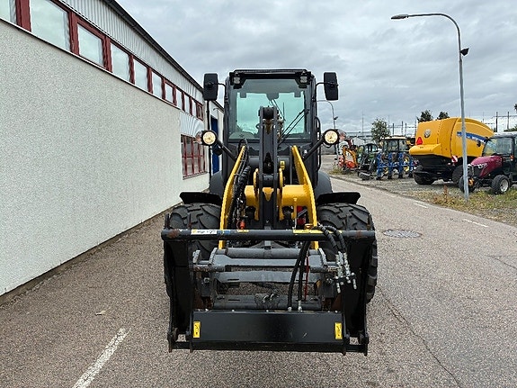 New Holland W 80 C 3 of 5