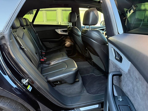 Audi Q8 30 of 30