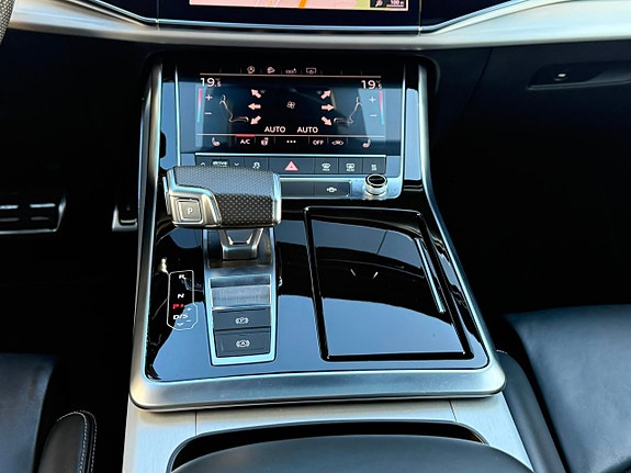 Audi Q8 16 of 30
