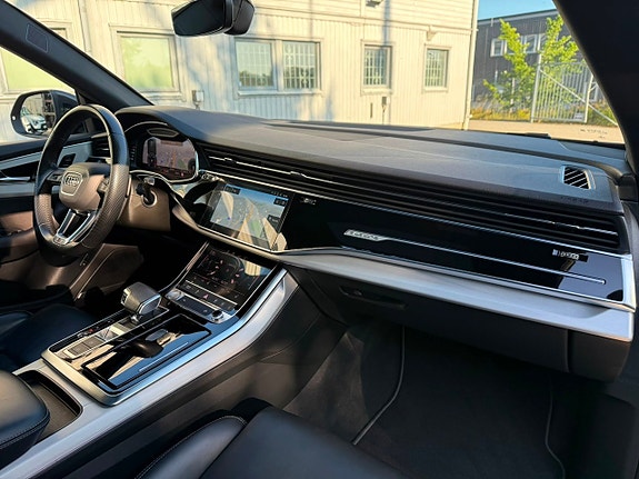 Audi Q8 10 of 30