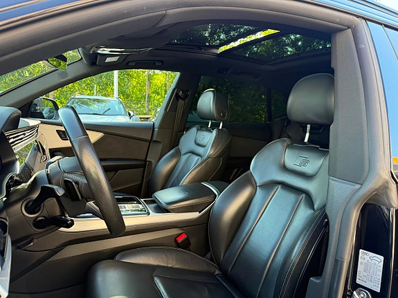 Audi Q8 14 of 30