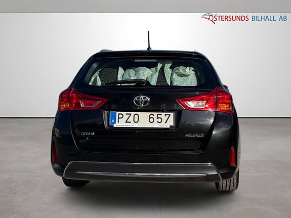 Toyota Auris 5 of 5
