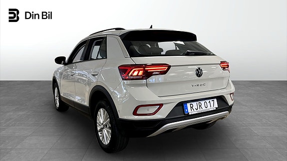 Volkswagen T-Roc 3 of 5