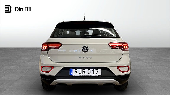 Volkswagen T-Roc 4 of 5