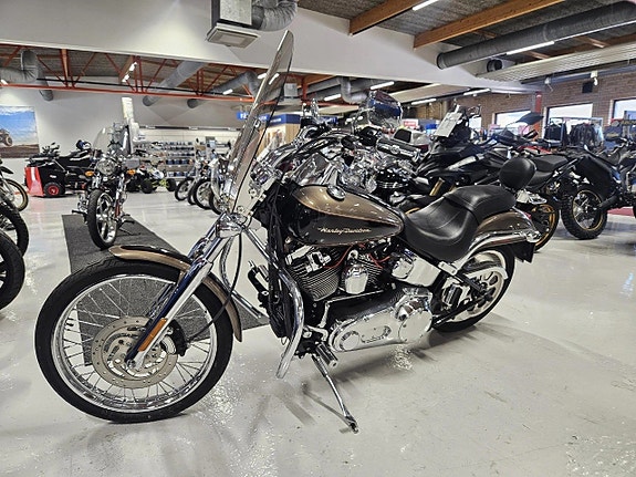 Harley-Davidson Fxstdi Soft Tail Duce 2 of 6