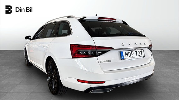 Skoda Superb 3 of 5