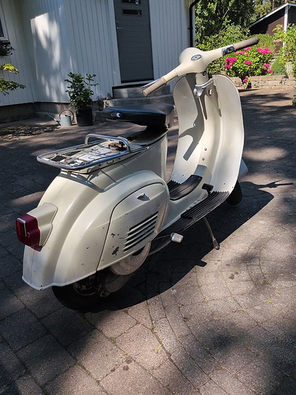 Vespa Piaggio 3 of 5