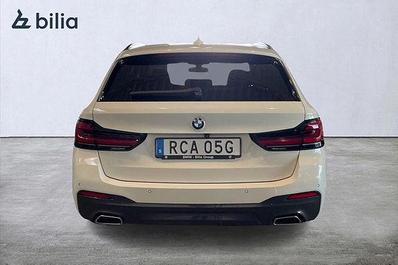BMW 520d 4 of 5