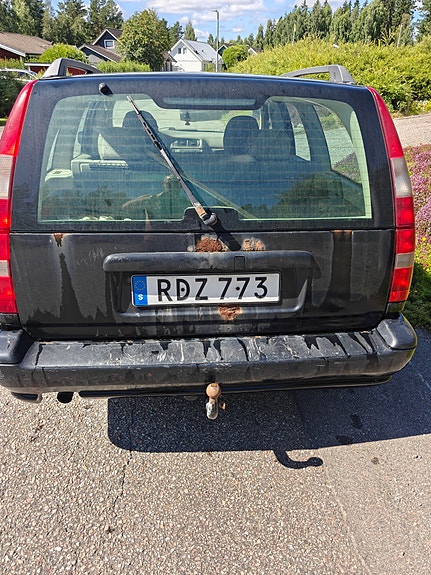 Volvo V70 2 of 4