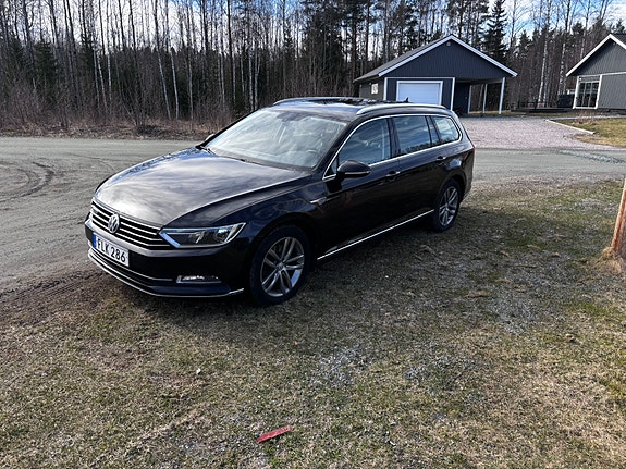 Volkswagen Passat 2 of 5