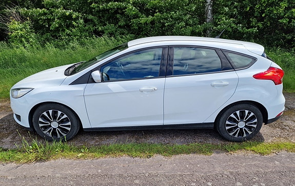 Ford Focus 2 of 5