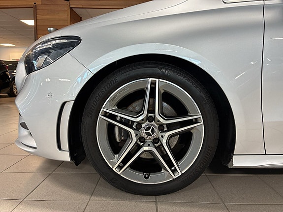 Mercedes-Benz B180 24 of 25