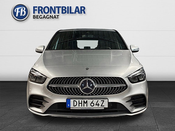 Mercedes-Benz B180 2 of 25