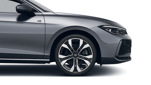 Volkswagen Passat 7 of 9