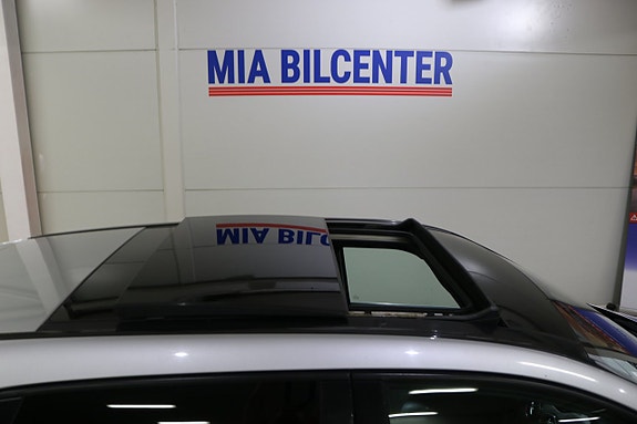 Mercedes-Benz B180 3 of 5